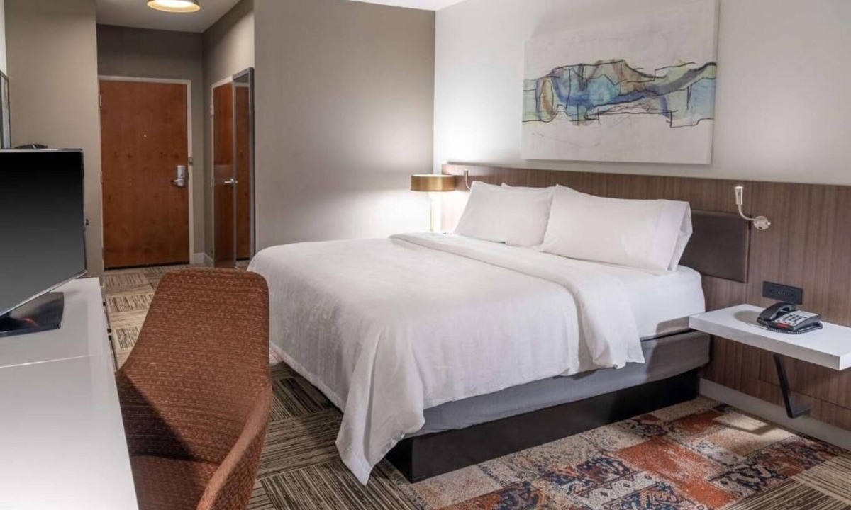North Little Rock Hotel | Ideal Spot for Business or Leisure Near Downtown & Burns Park
