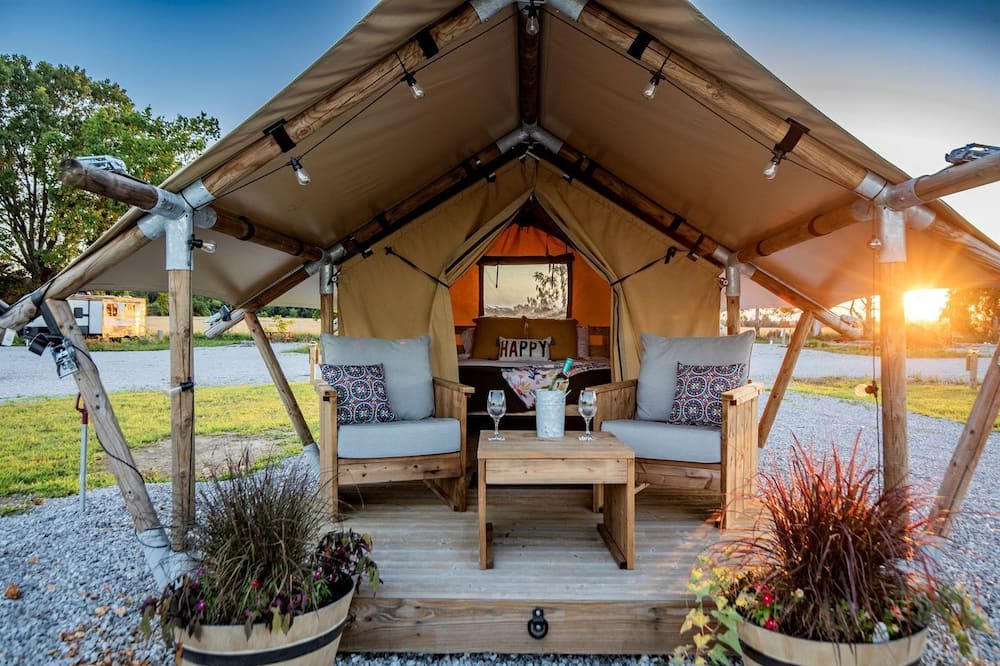 Cassville RV Rental | Impressive Glamping Tented Cabin in Cassville, Missouri