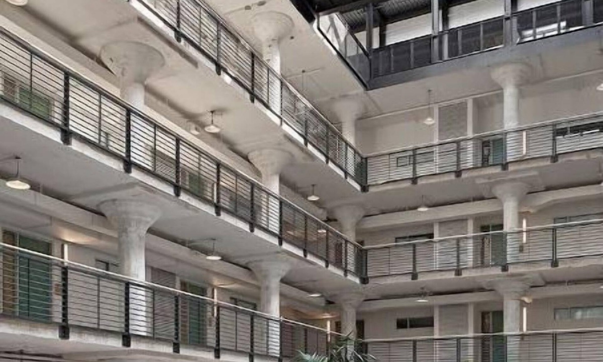 Crosstown Apartment | It's All Coming Up Rainbows & Adventures @Crosstown