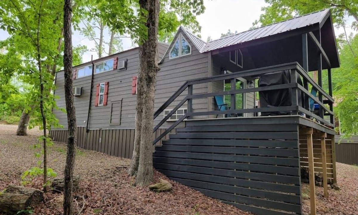 Broken Bow Cabin | Juniper: Sleep 5, Tiny Cabin, Pets, Near Park/Lake