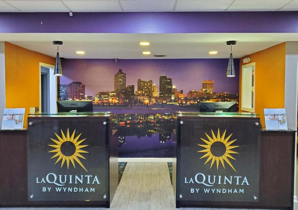 Memphis Hotel | La Quinta by Wyndham Memphis Airport Graceland