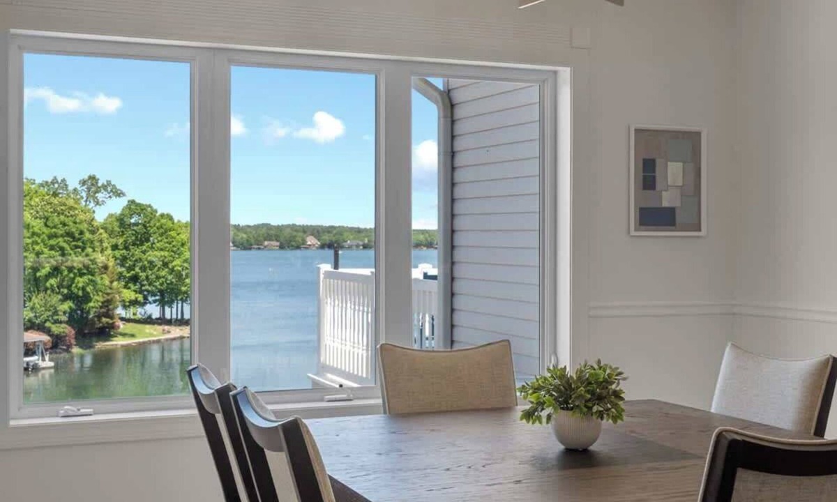 Hot Springs Village House | Lakefront Estate on Lake Balboa Sleeps 16+