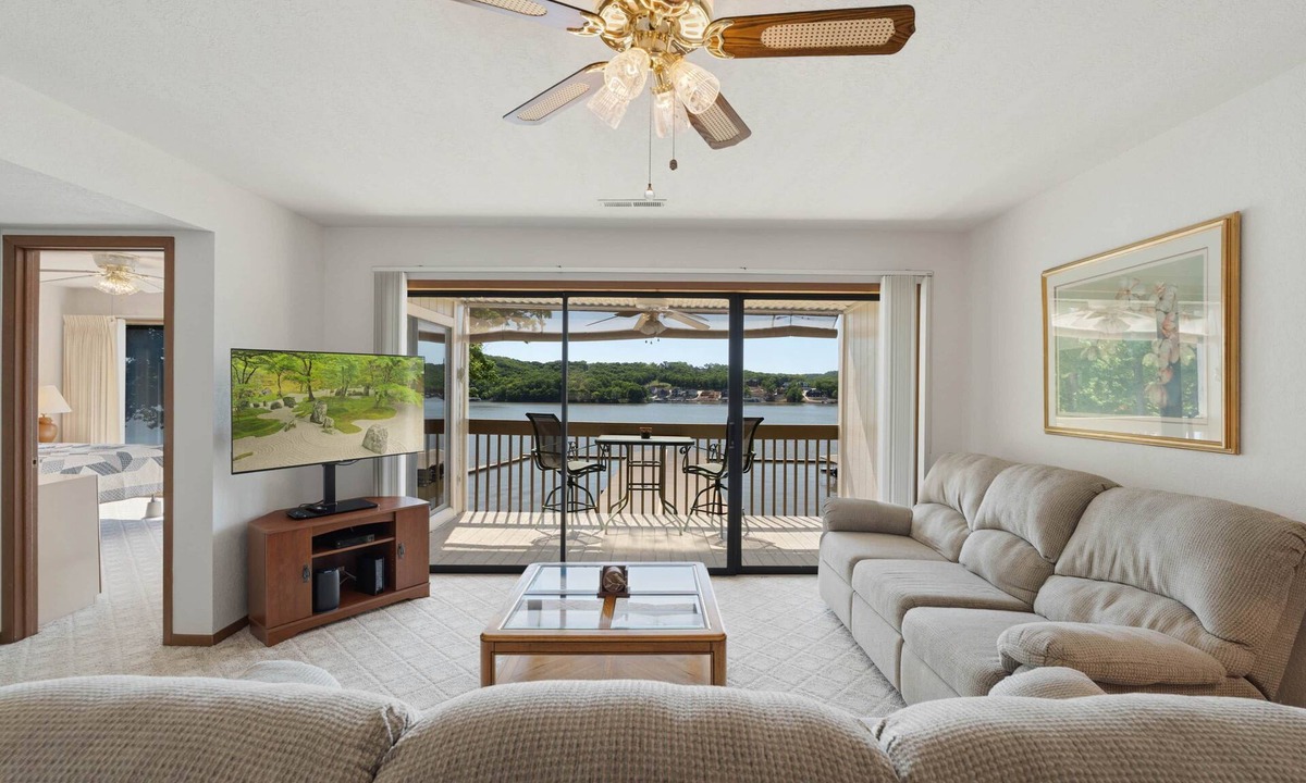 Lake of the Ozarks Condo | Lakefront Getaway at Bay Point Village