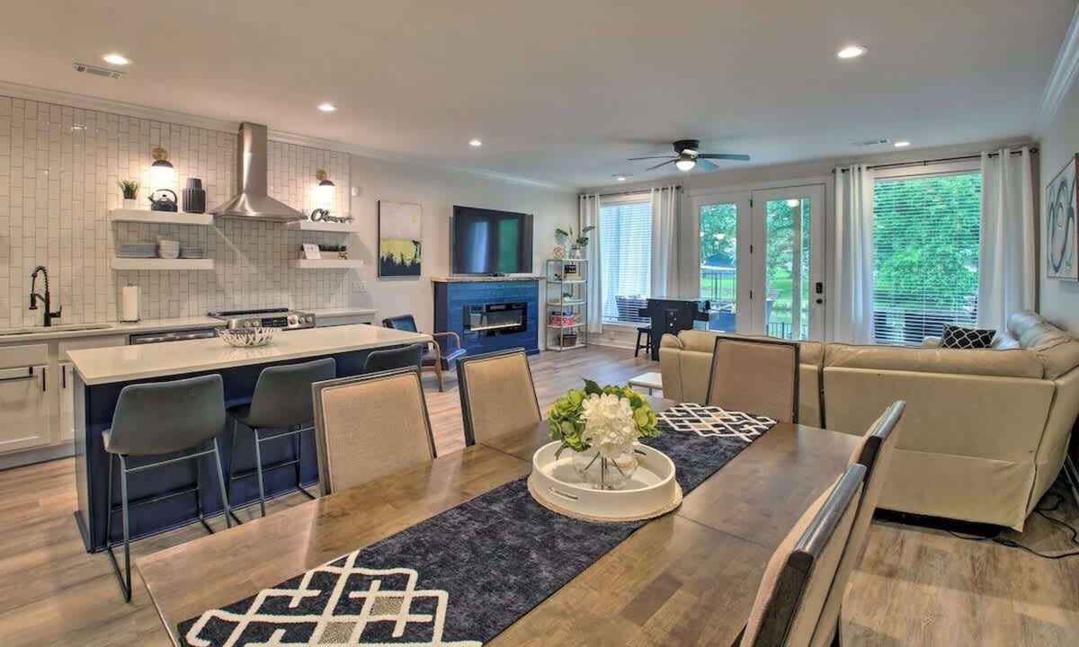 Lake Hamilton House | Lakefront Retreat in Lake Hamilton