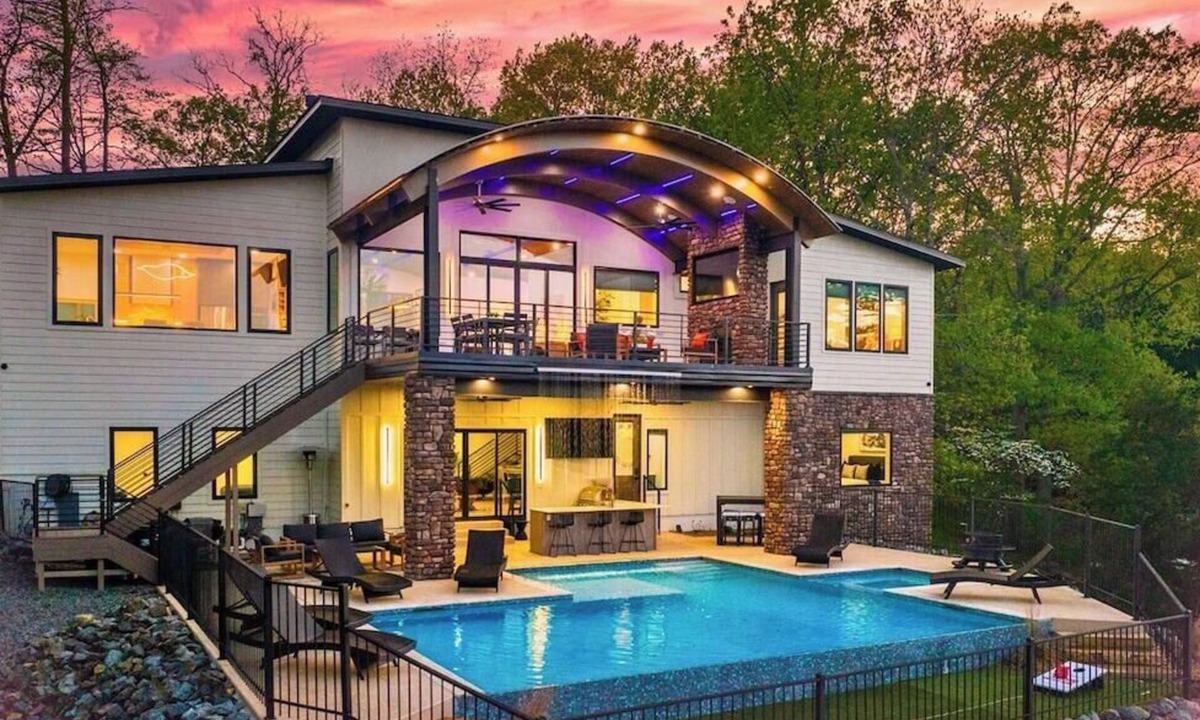 Rockwell House | Lakeside Luxe | Heated Pool | Dock | Sleeps 22