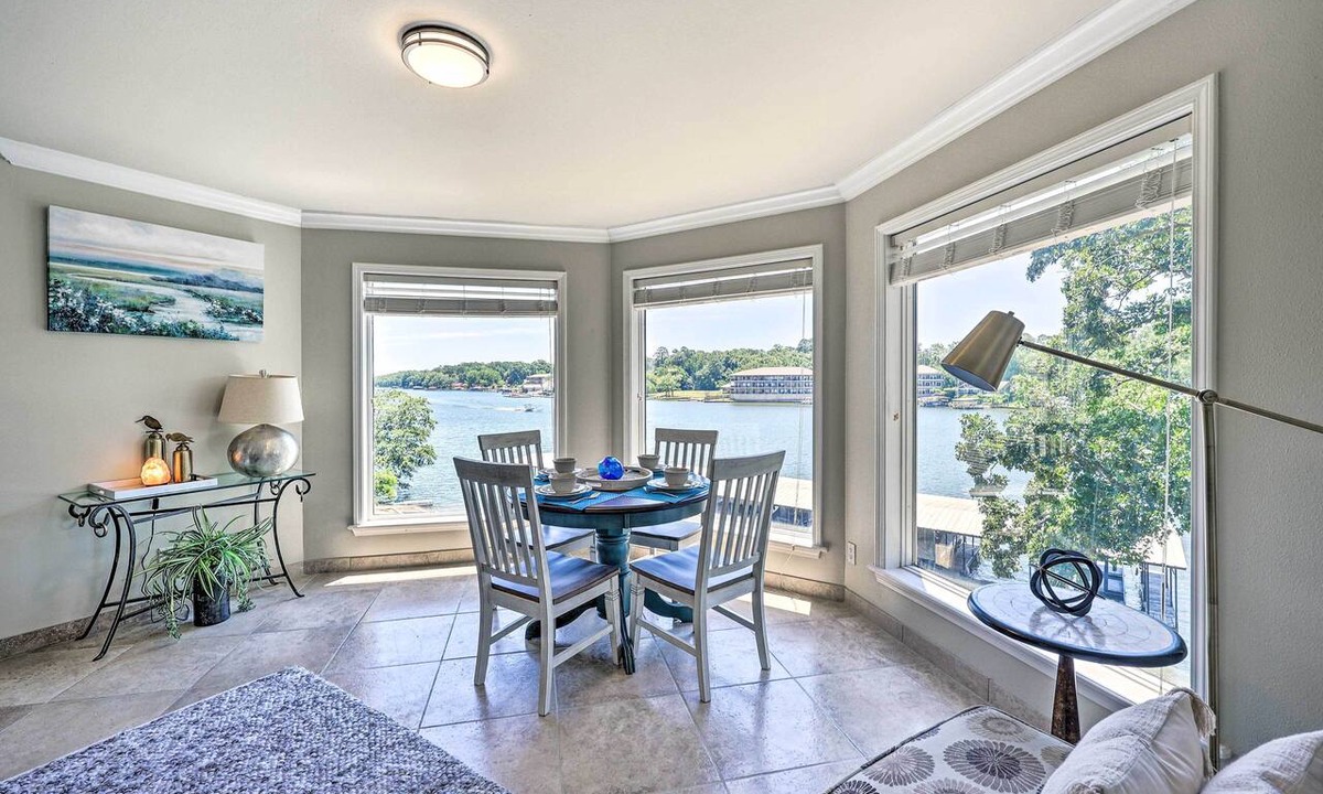 Lake Hamilton Condo | 'Lakeview Blue Oasis' in Hot Springs: Lake Access