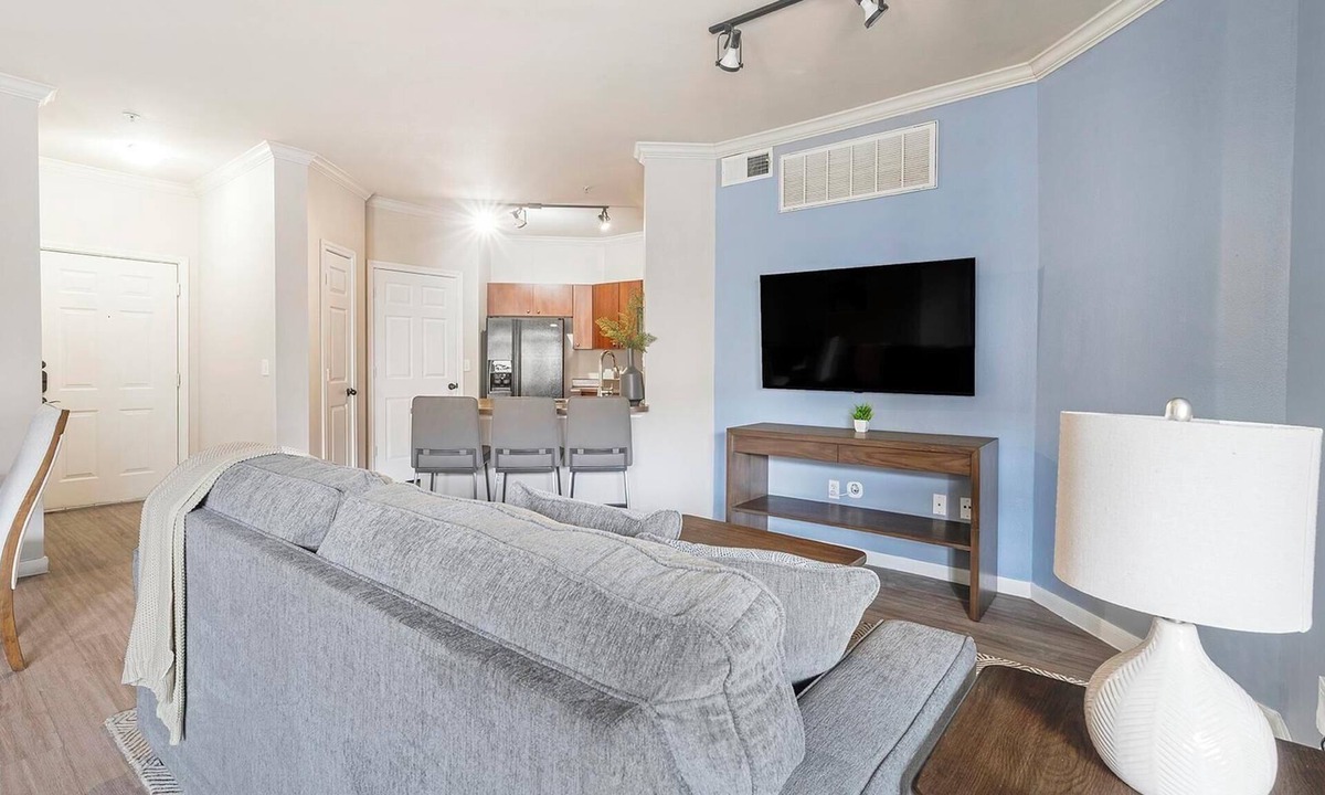 Del Mar Apartment | Landing | Spectacular 2BD, Clubhouse