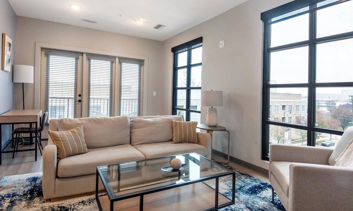 Pinch District Apartment | Landing | Stylish 1BD, Gym, Rooftop Lounge