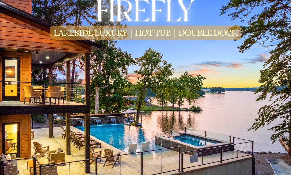 Rockwell House | Luxe Lakefront | Sleeps 17 | Fireplace | Hot Tub