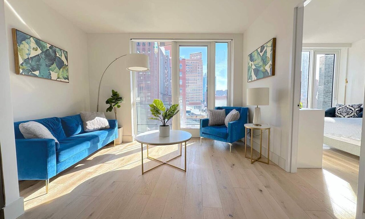 Alphabet City Apartment | Luxury 1BR - Balcony- Elevator - Gym - Lounge -Rooftop -In Unit Laundry - Manhattan