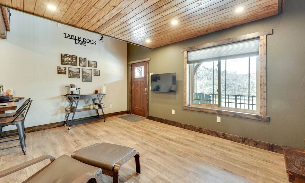 Ponce De Leon Cabin | Luxury Family River Hideout near Branson & Silver Dollar City Unit 3