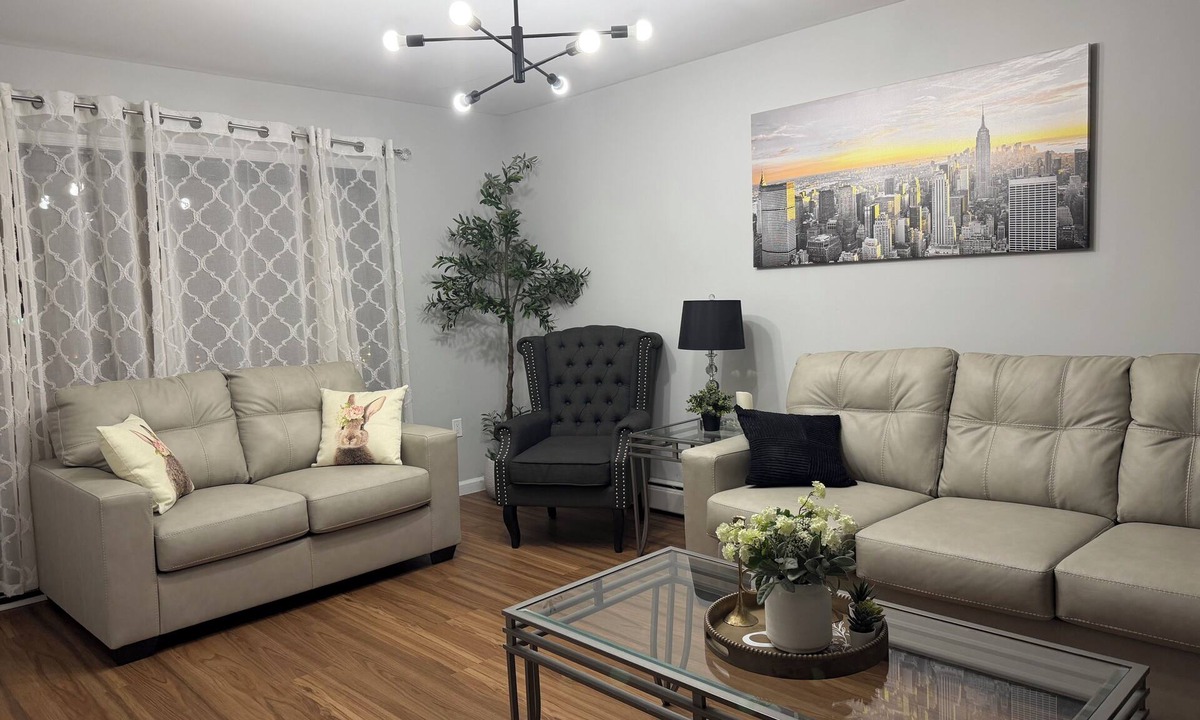 Guttenberg Apartment | Manhattan View, 20Min to NYC, Bus and Ferry at the Door, 4-bedroom apt with AC