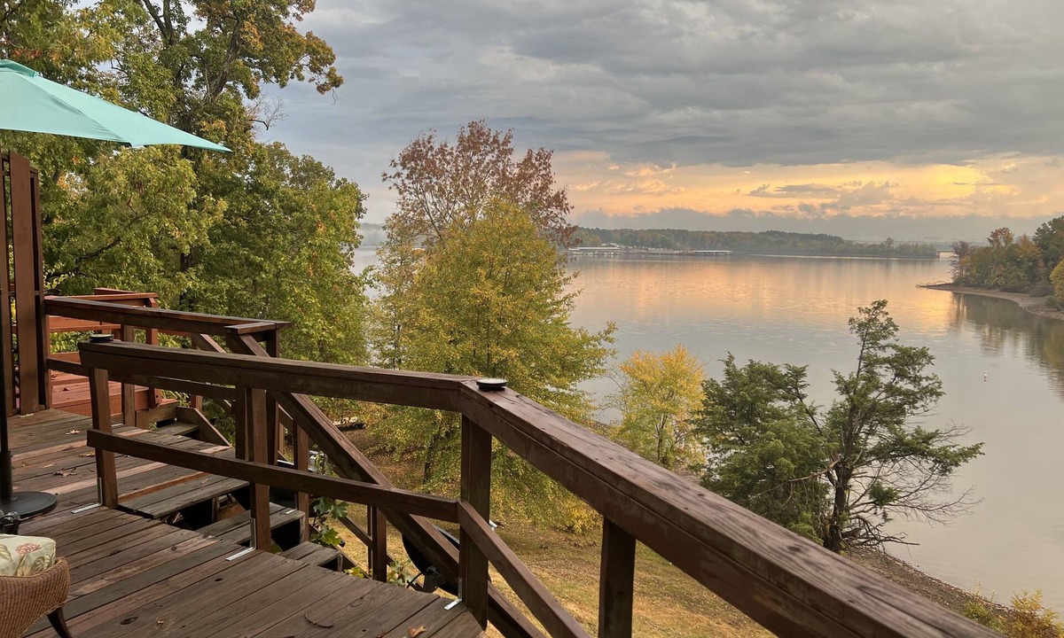 Denver Condo | March/April Spring special: sleeps 4 with boat dock on TN River/KY Lake