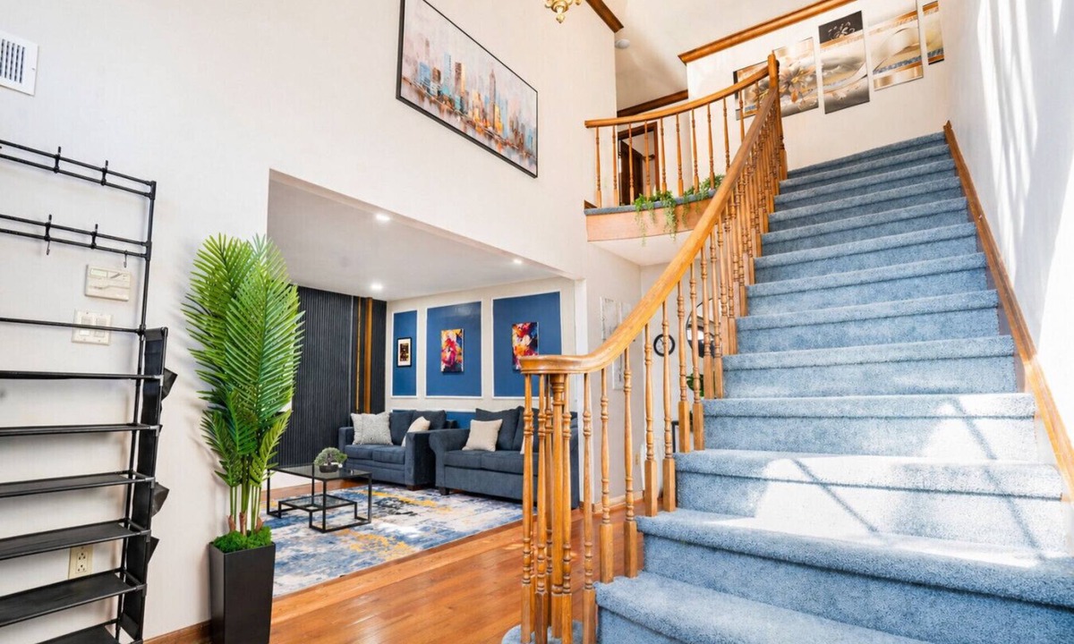 Constable Hook Apartment | Mega Mansion! 6BR-3.5BA | NYC | MetLife | Parking