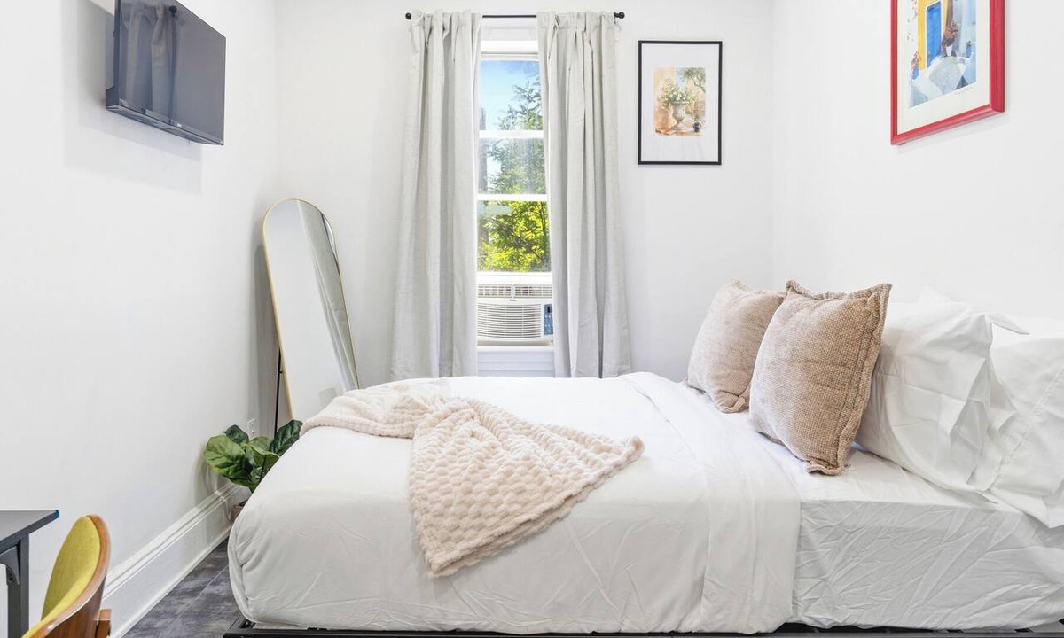 Passaic House | Modern 3BR Near NYC & MetLife - Sleeps 6 -Easy Transit