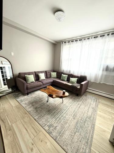 West New York Apartment | Modern Apartment 3BR 1BD West New York 15 minutes to NYC