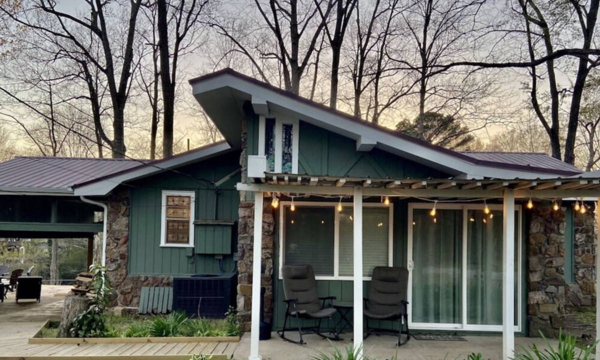 Pangburn Cabin | Mom and Pops Lodge: Nature's Retreat: ALL REASONABLE OFFERS CONSIDERED