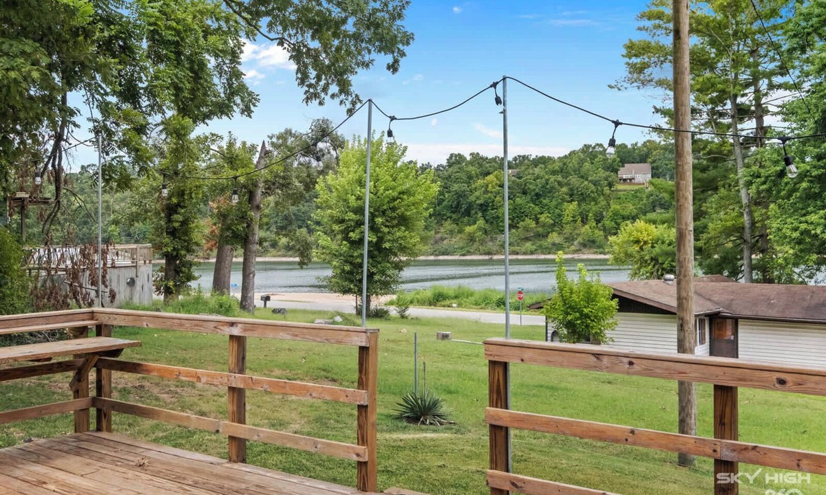 Rogers House | Monte Ne Lodge - Steps to Beaver Lake