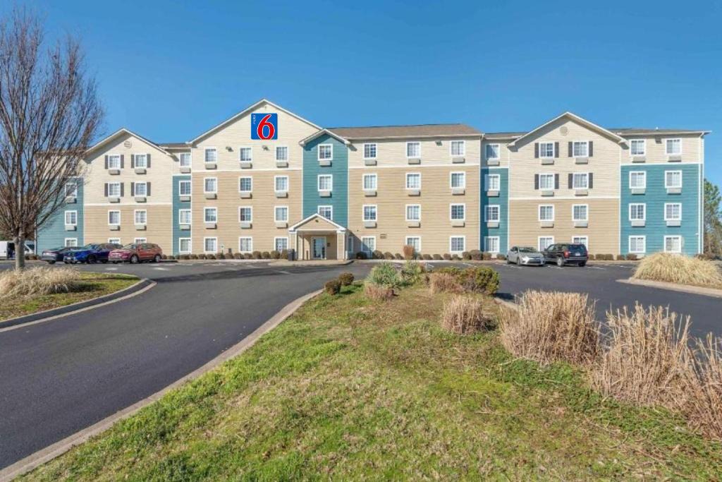 Little Rock Hotel | Motel 6 Suites Little Rock Southwest, AR