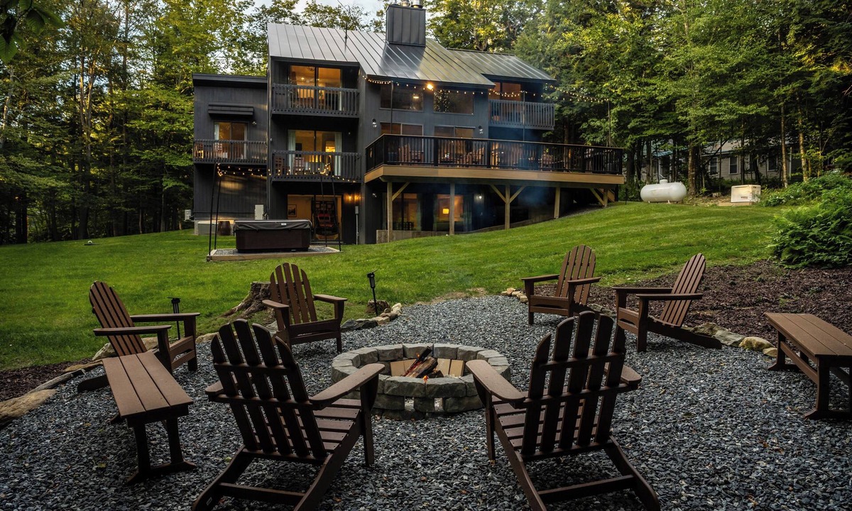 Wardsboro House | MtSnow/Stratton Ski Lodge-Hot Tub-Game Room-Pool