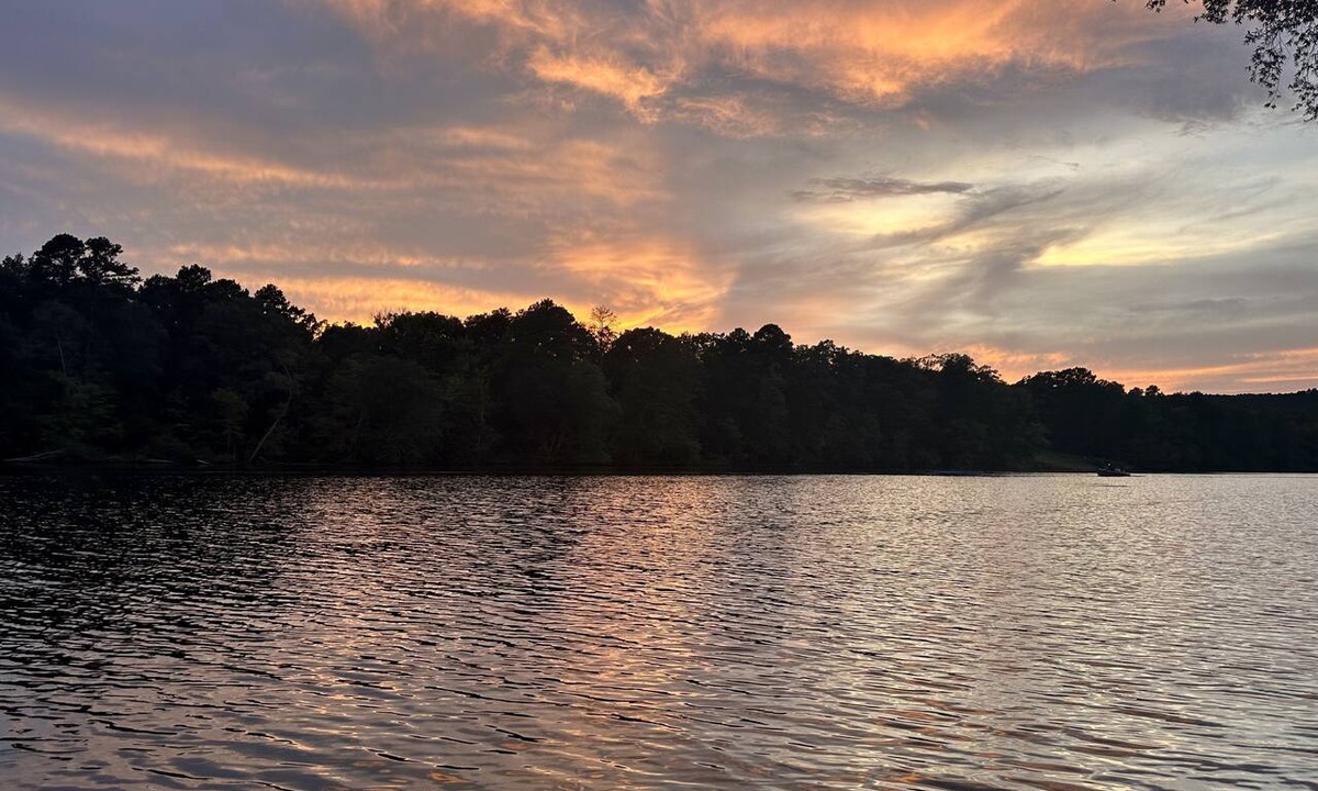 Mid America Condo | NEW! Clearwater Golden Escape on Lake Hamilton