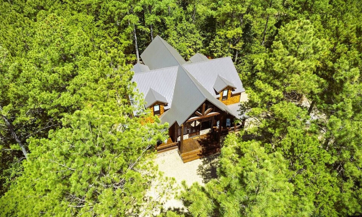 Broken Bow Cabin | New! Grand Hideaway| Secluded|6 Bedroom