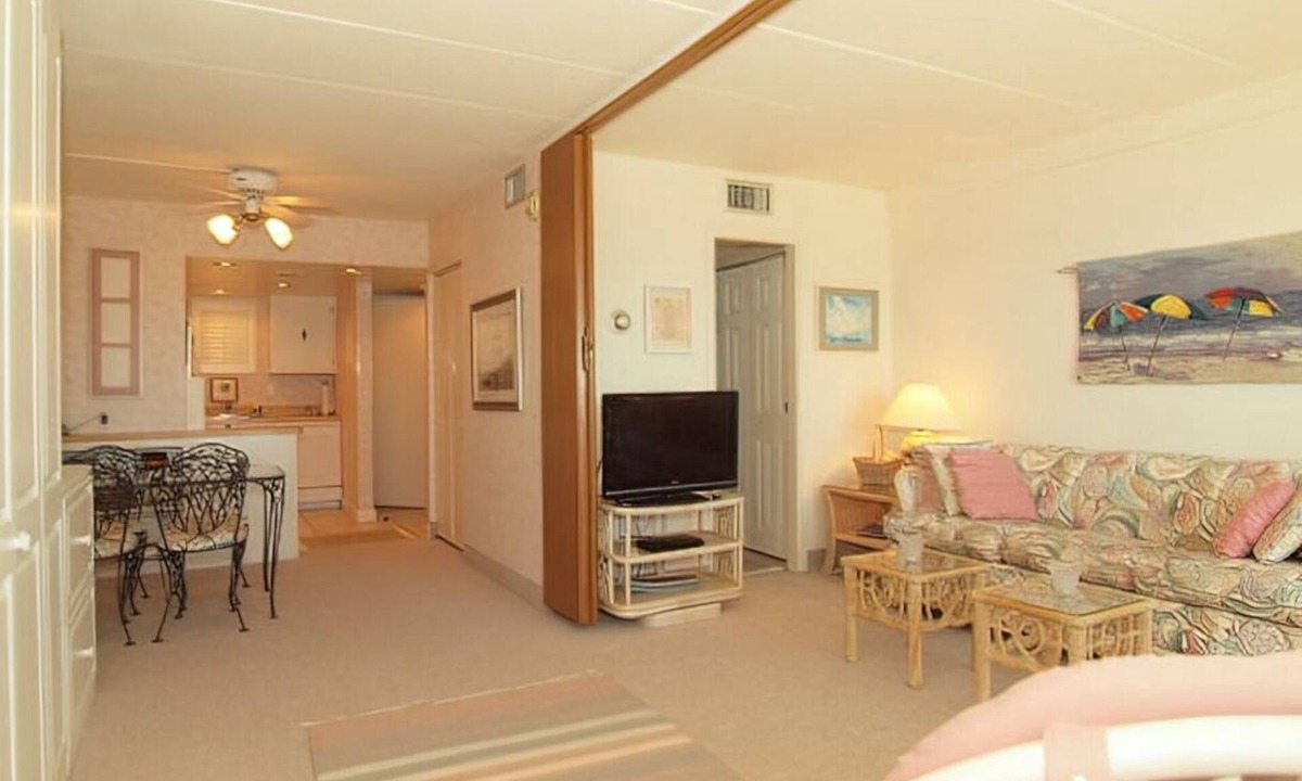 South Rehoboth Condo | OCEAN FRONT CONDO. ENJOY YOUR MORNING COFFEE SITTING ON YOUR PRIVATE BALCONY WATCHING THE SUNRISE.