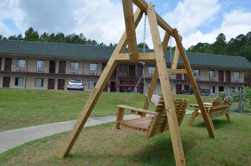 Glenwood Hotel | Ouachita Mountain Inn
