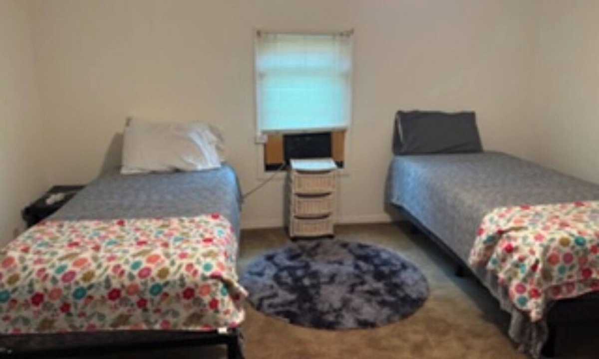 Mountain View House | Perfect 4-bedroom house with AC in Mountain View