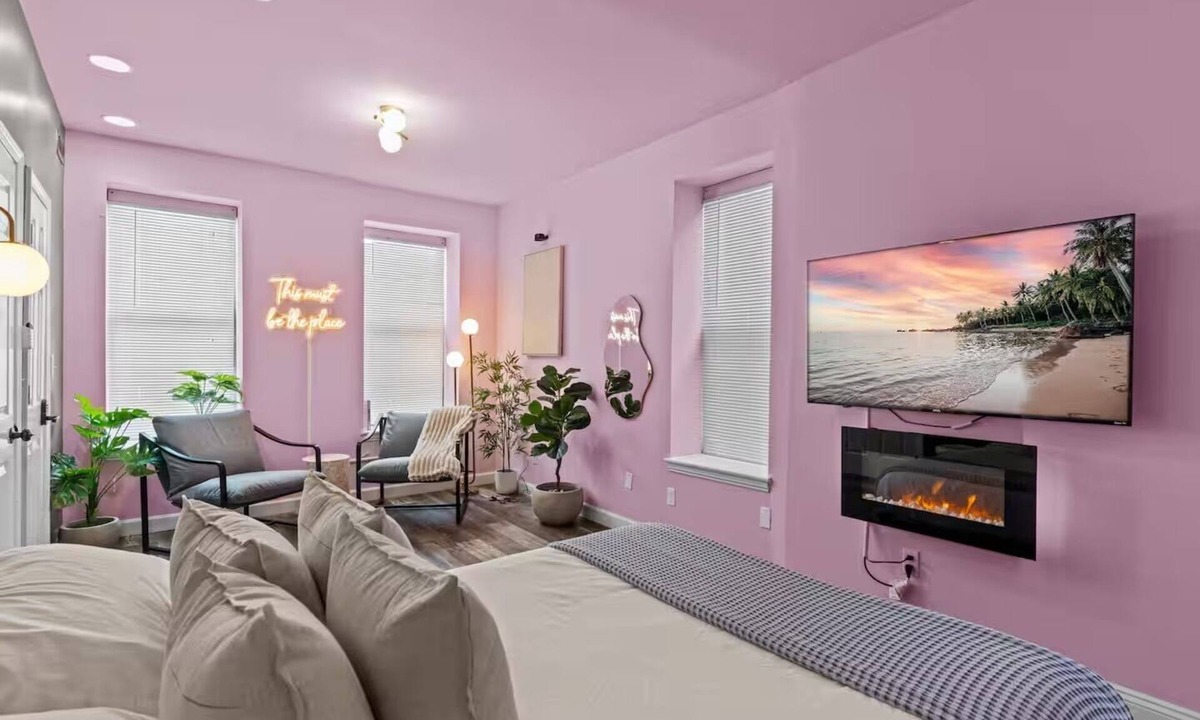 Shaw Apartment | Pink Cloud Retreat Chic 1BR Near Tower Grove