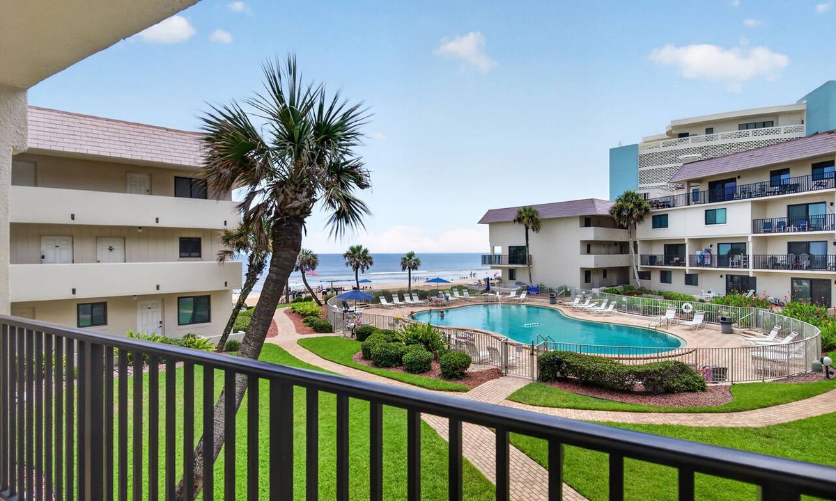 Ormond Oceanside Estates Condo | Quaint Oceanfront Condo