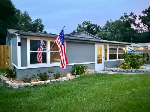 Crystal River House | Relax Explore Boat Parking & Fenced yard