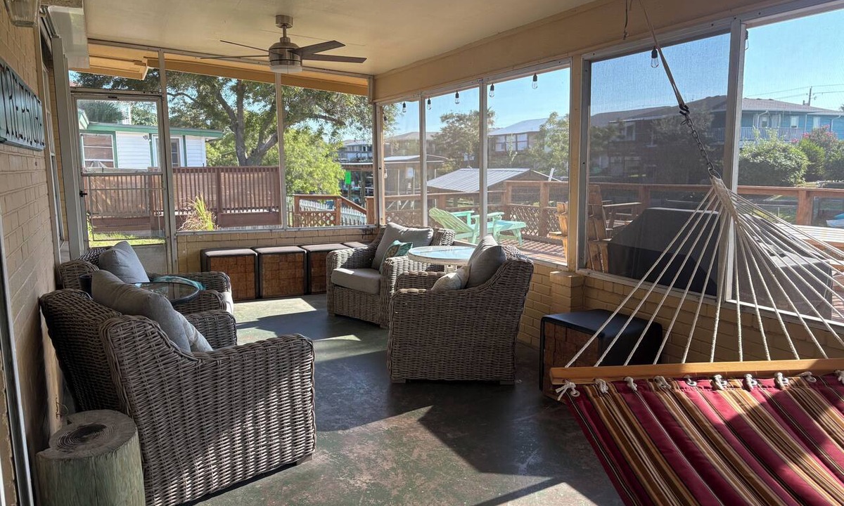 Flour Bluff House | Relaxing Coastal Treasure on the canal