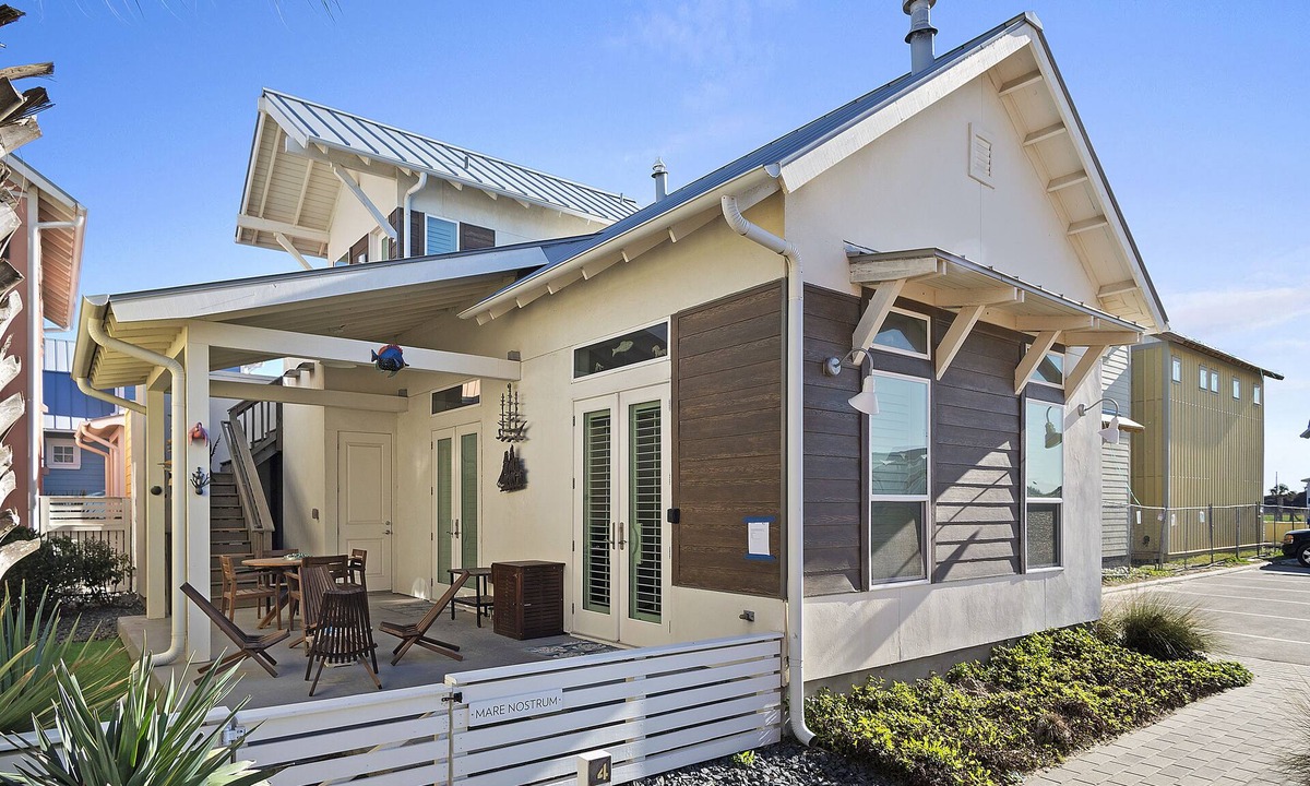 Port Aransas Cabin | Resort Pools, Golf Cart Boardwalk to Beach