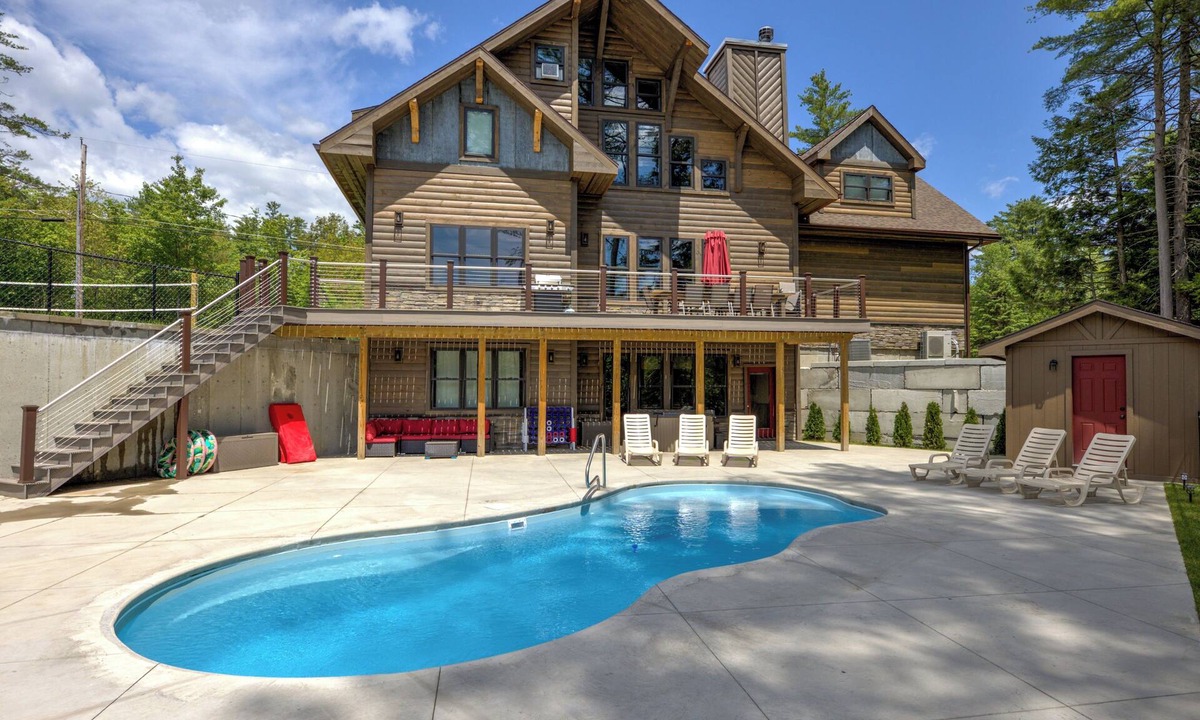 Warrensburg Cabin | River bank lodge just minutes to Lake George with heated salt water pool