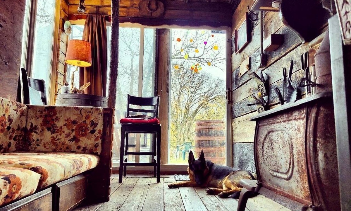 Jonesville Cabin | Rustic Container Accommodation for Glamping in Kentucky