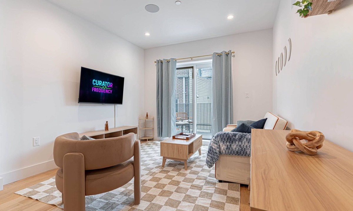 Bushwick Apartment | Scandinavian Retreat w/Balcony Bushwick Oasis