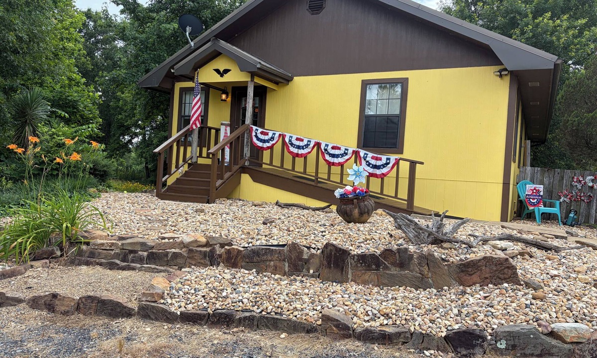 Smithville House | Secluded Getaway ! ! - Eagle Creek Cottage - Pet friendly!