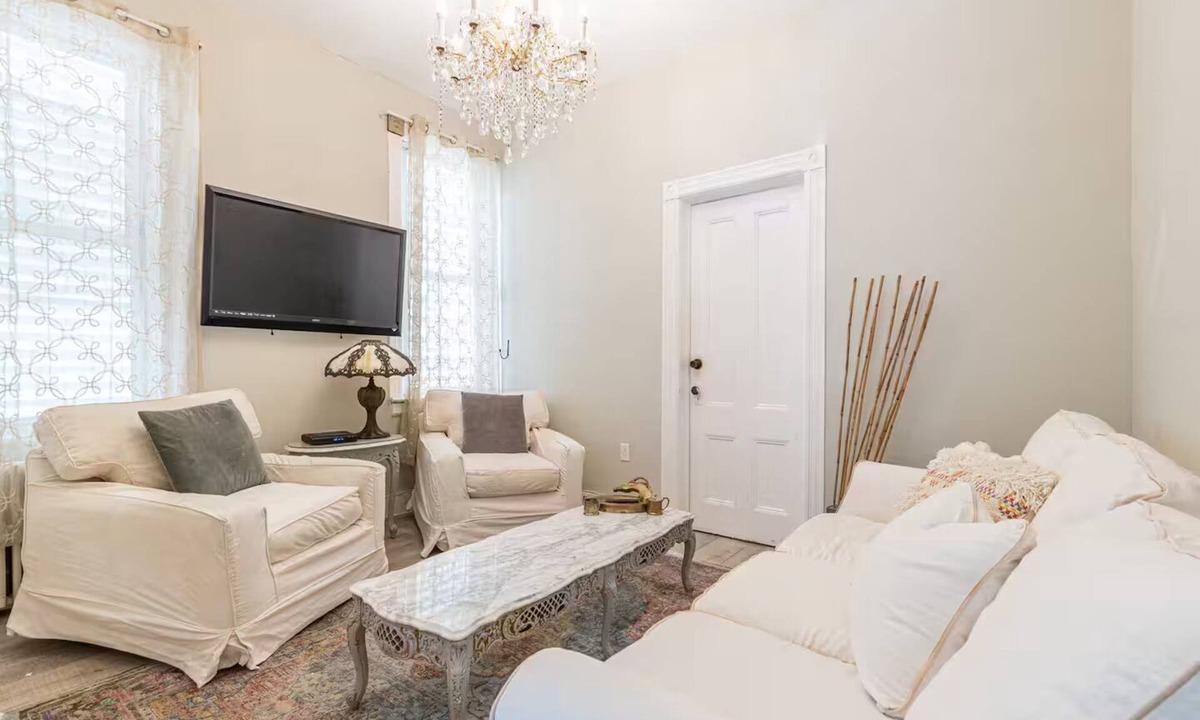 Union City House | Shabby chic villa 10 min to NYC - Private Parking