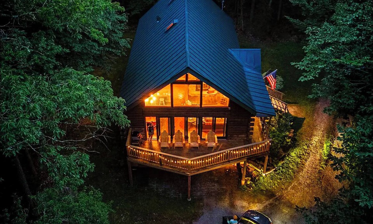 Wardsboro Cabin | Smart Log Cabin: Tesla Backup, Starlink, Game Room, Hot Tub - Mt Snow & Stratton
