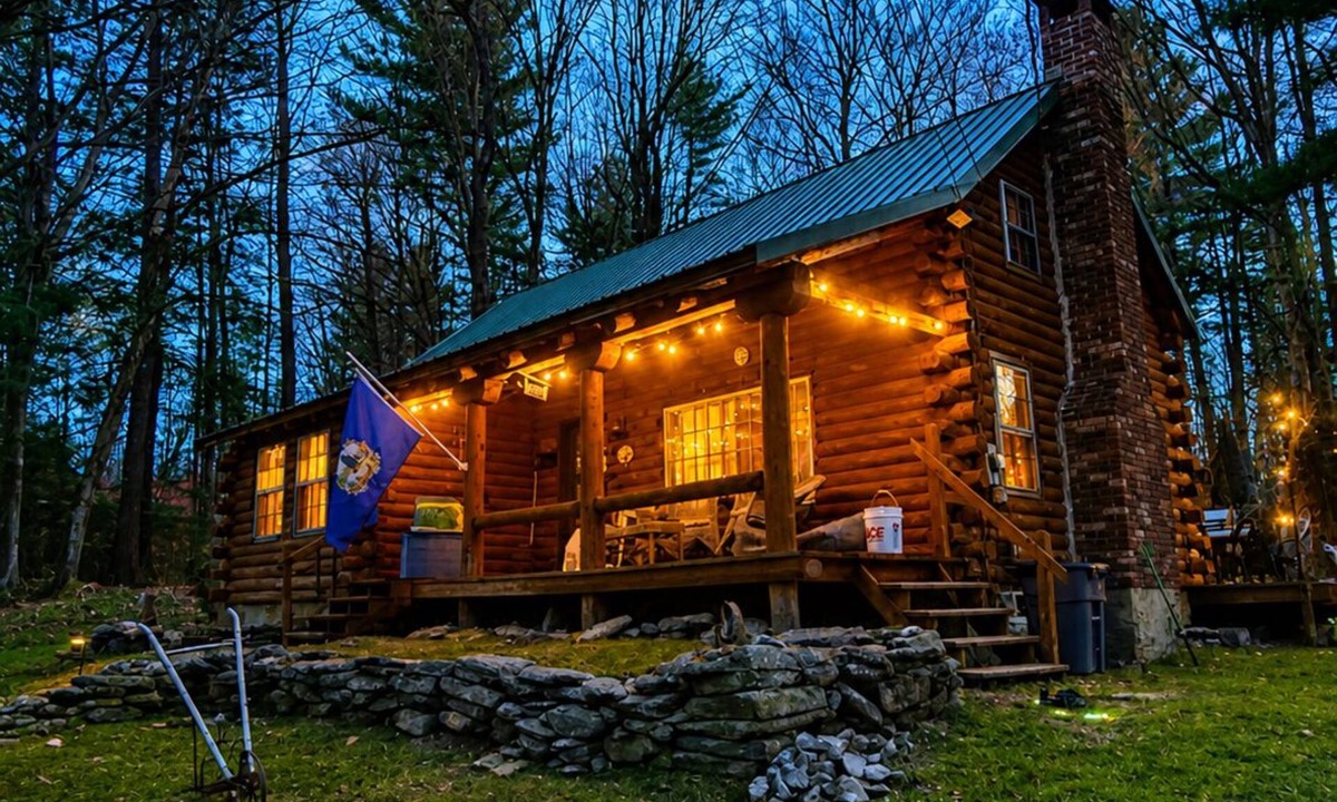 Wardsboro House | Snow Mountain Lodge- Mt Snow & Stratton Mtn Indoor Pool, Golf, Hike, VAST Trails