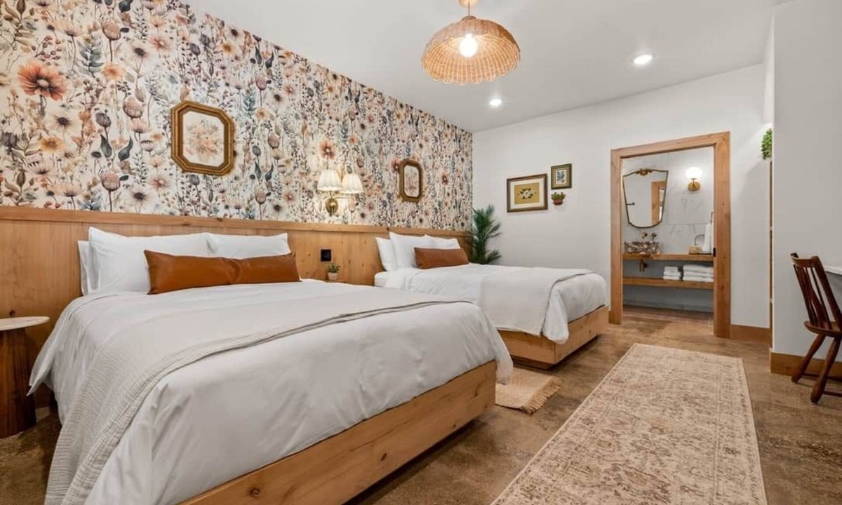 Jasper Hotel | Sommer House Inn-The Garden Room