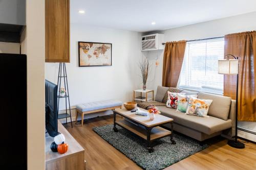 Union City House | Spacious 2-Bedroom Apartment NYC-10 mins away