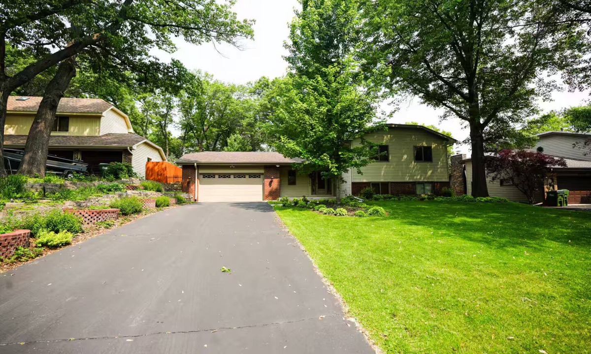 Blaine House | Spacious 4BR Family Home by NSC by Lux Life