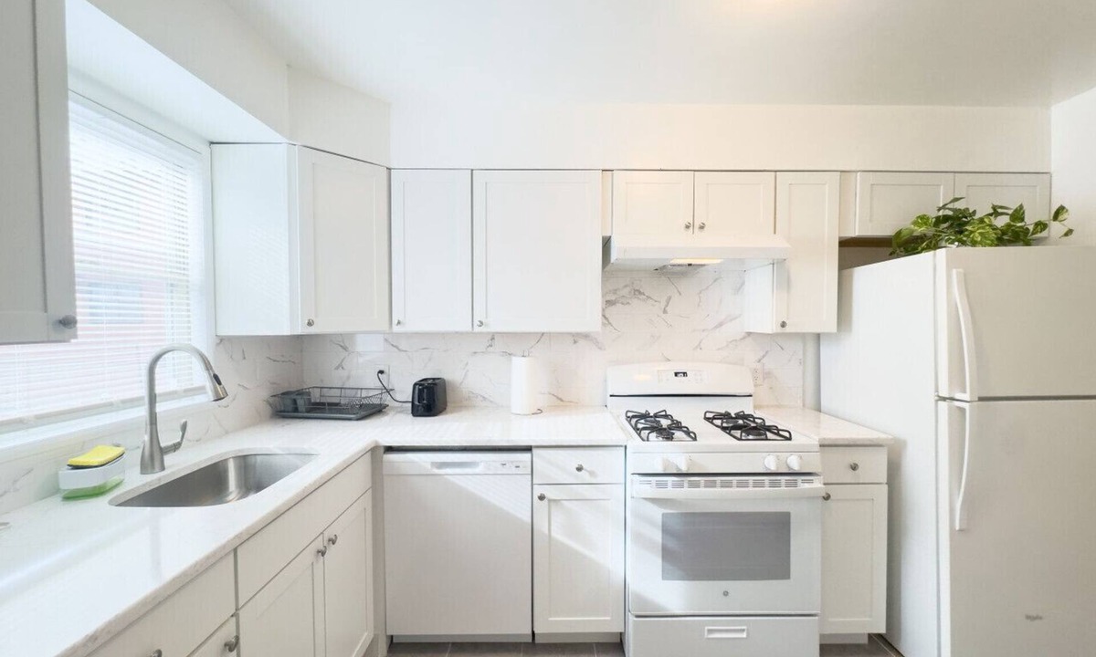 Guttenberg Apartment | Spacious apartment near NYC