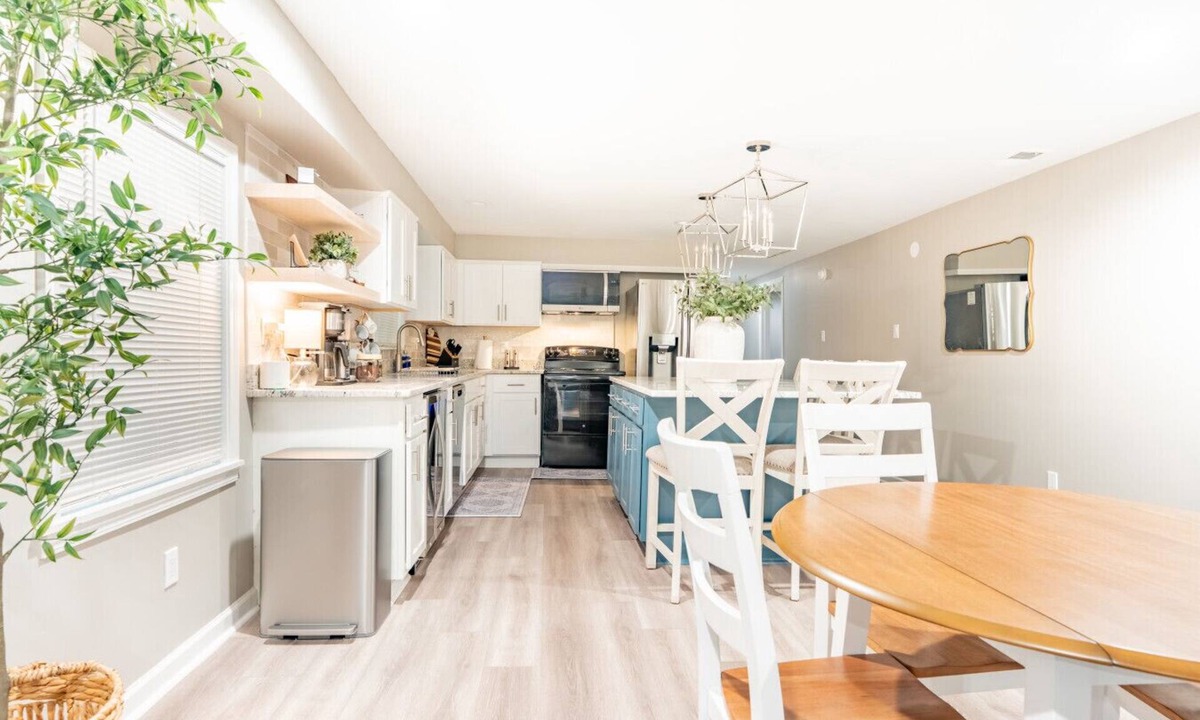 Southaven Villa | Spacious Lower-Level Retreat - Modern & Comfortable