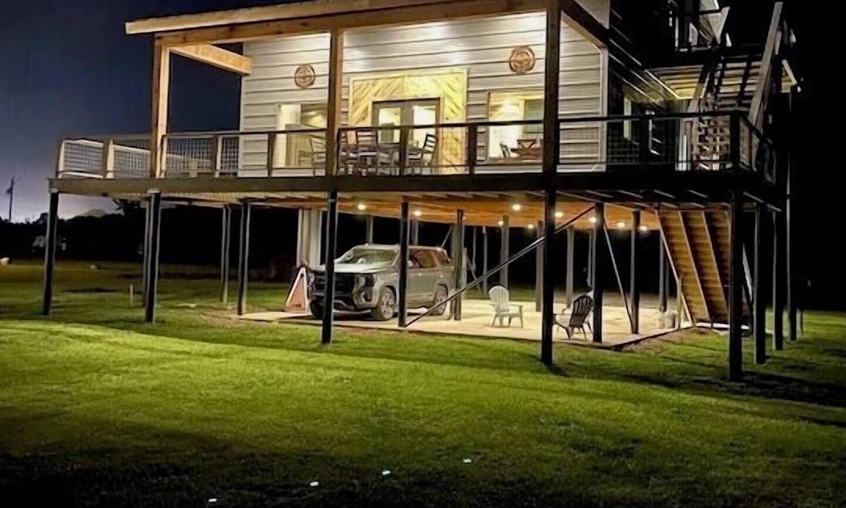 Glenwood House | Start your new “Family Tradition” at the Caddo River