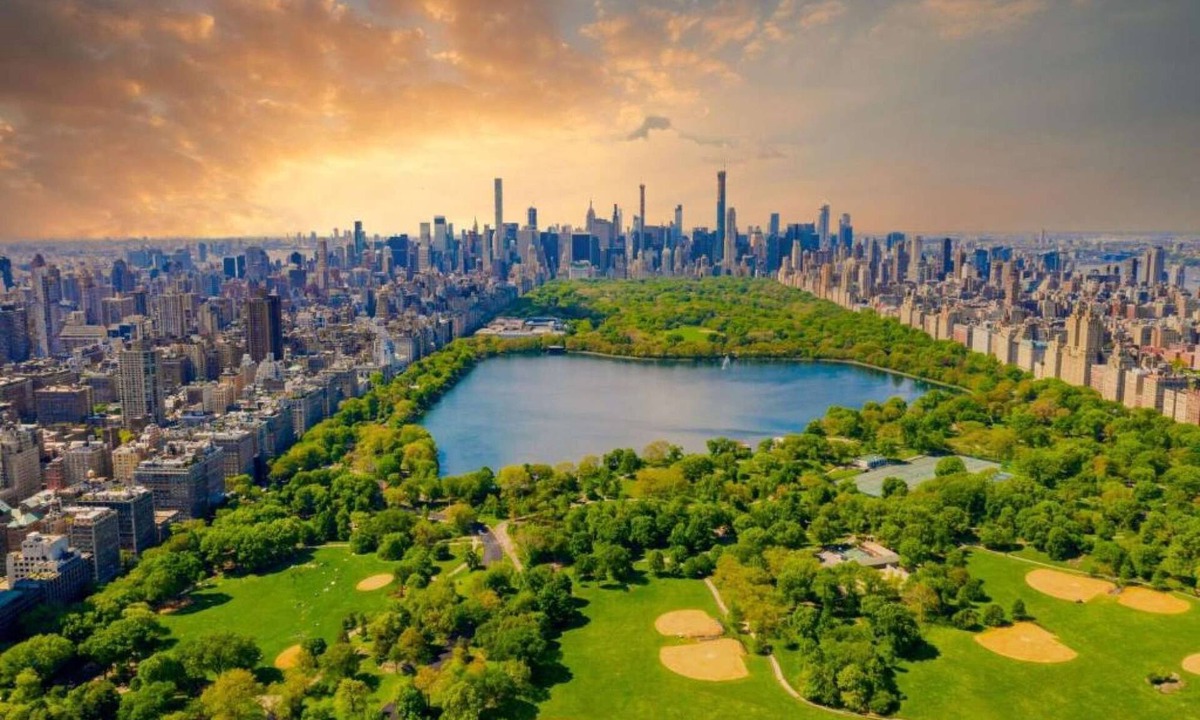 Hell's Kitchen Hotel | Steps From The Dazzling Lights Of Broadway | Pet Friendly + Bikes