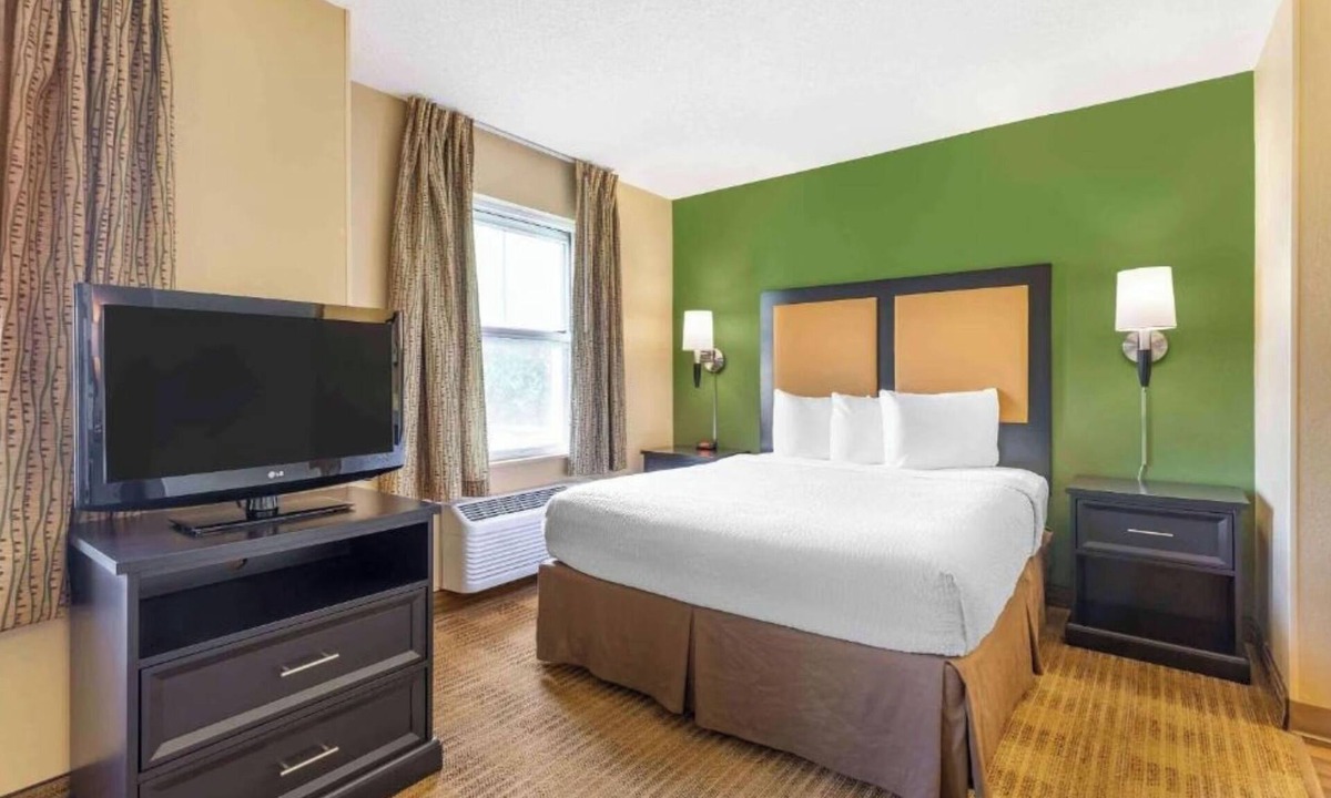Tougaloo Hotel | Studio 6 Suites Jackson Ridgeland MS