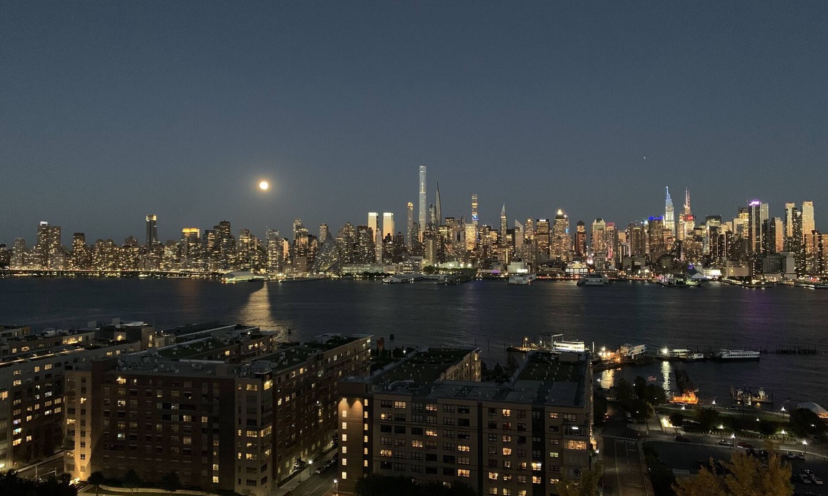 Weehawken Apartment | Sun Drenched Penthouse with Million Dollar View